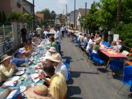 270 convives, a prend toute la rue !